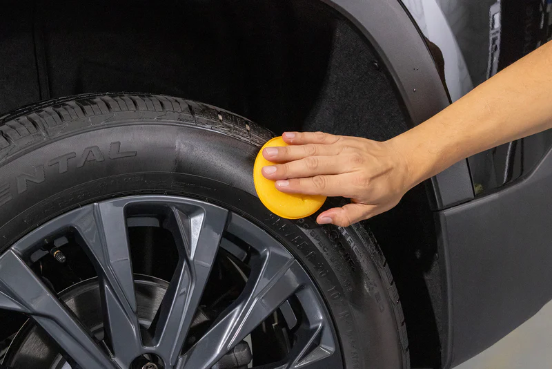 بخاخ ميجوايرز "هوت شاين" للمعان الإطارات الفائق